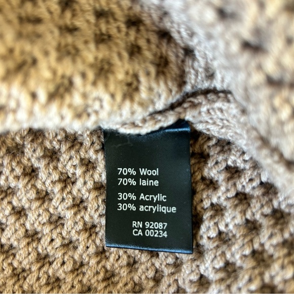 Saks Fifth Avenue 70% Wool Women’s Kable Knit Camel Sweater Size L - Picture 10 of 11